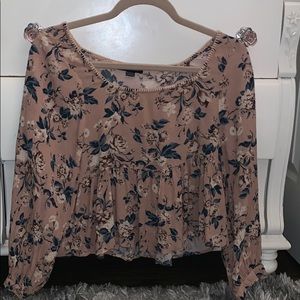 American Eagle flowy top